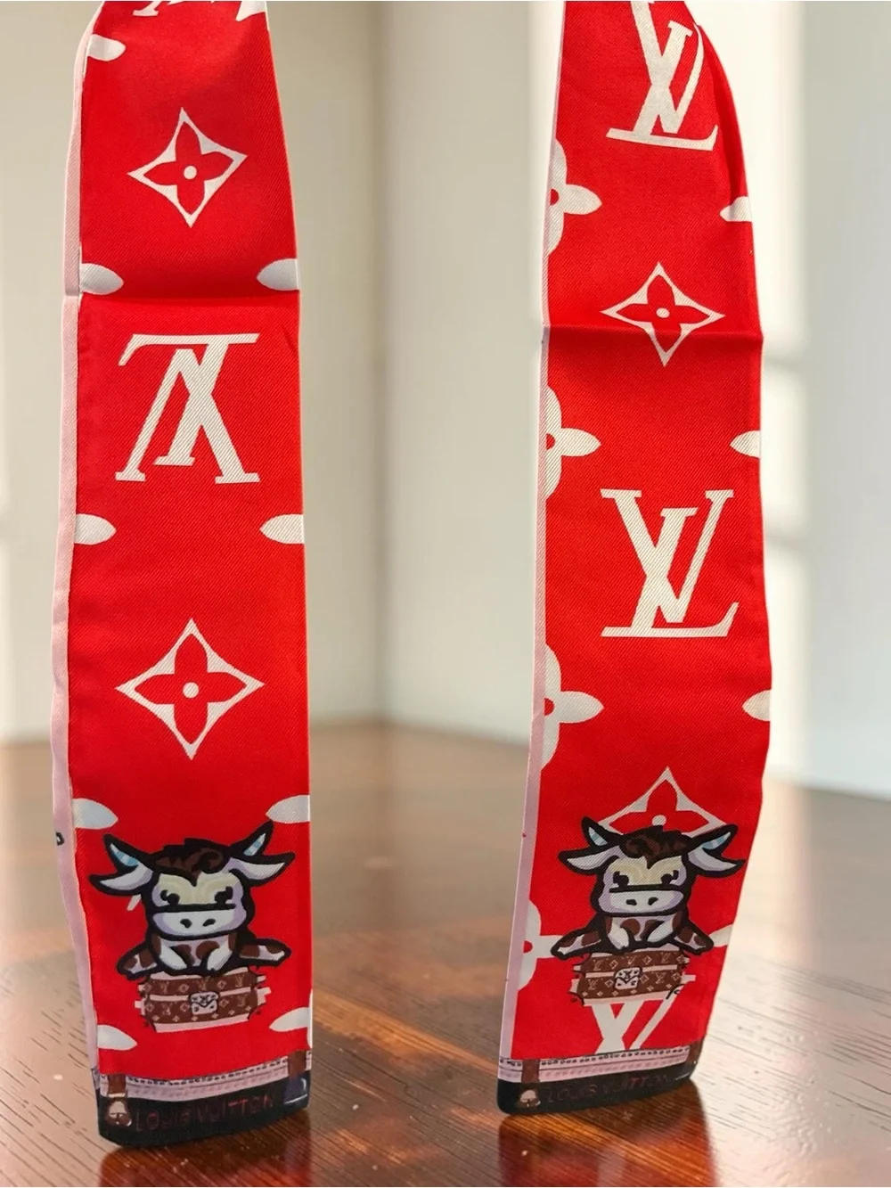 NWOT Source Unknown Red and White Monogram Cow Motif Twilly